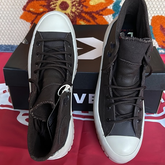 Converse A00911C
CTAS LUGGED 2.0 CC HI
VELVET BROWN/PAPYRUS/WHITE
WMNS Platforms - Picture 13 of 16